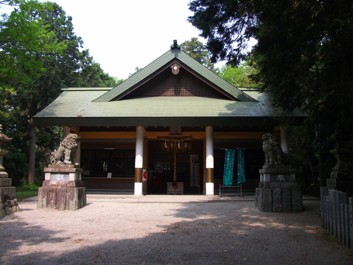 松阪城の鎮守と崇敬された四五百森 よいほのもり にある松阪神社