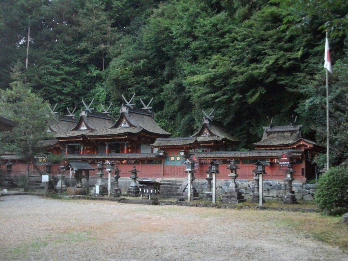 鎌倉時代の春日造の本殿が国宝指定される式内古社宇太水分神社