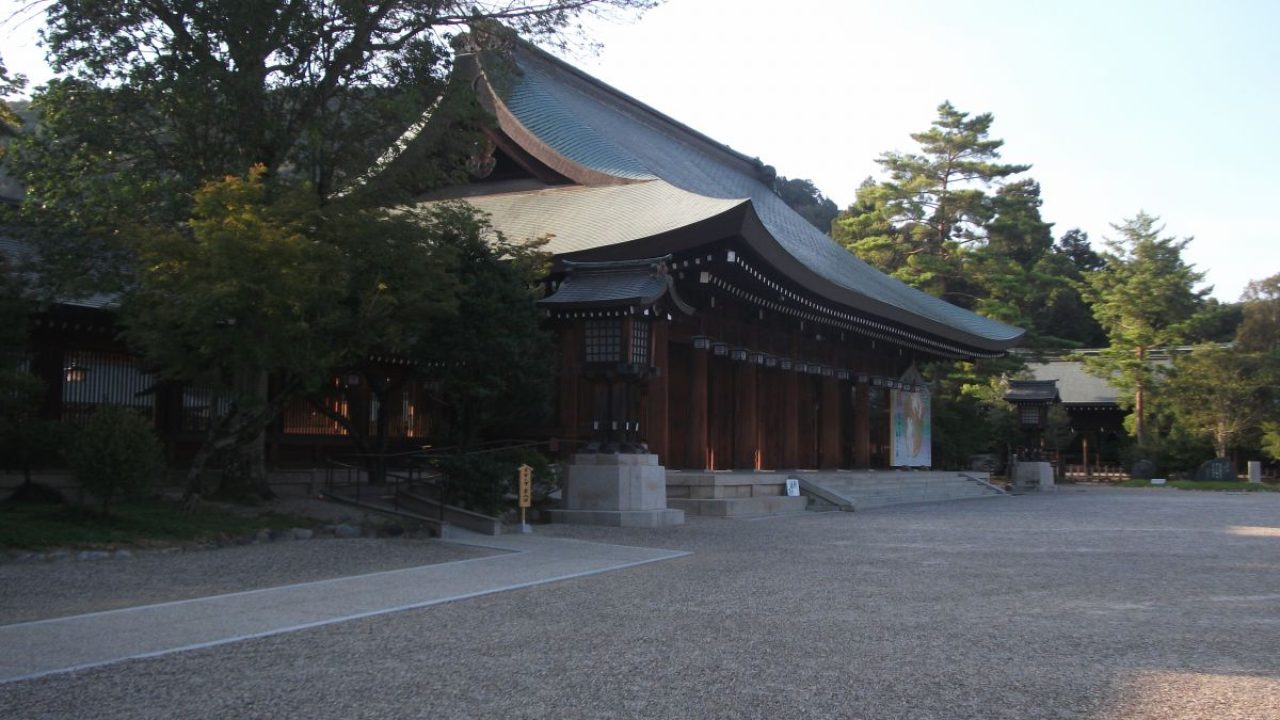 畝傍山麓の神武肇国の地に建てられた橿原神宮